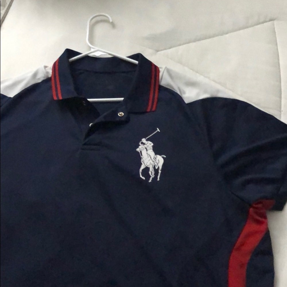 Casual flexible all around shirt